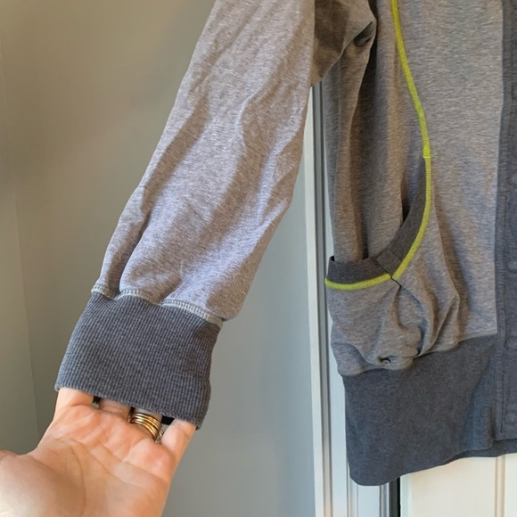 Lululemon Women's gray sweater - Picture 4 of 7